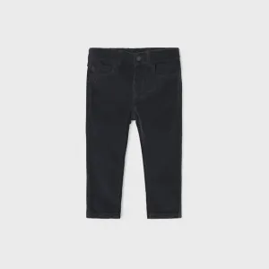 Дълъг панталон рипсено кадифе slim fit в черно за бебе момче Майорал