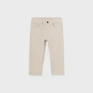 Панталон серж slim fit basic в кремаво за бебе момче Mayoral