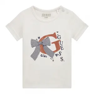 Бяла тениска за бебе момиче с блестящо G, надписи и детайли Guess