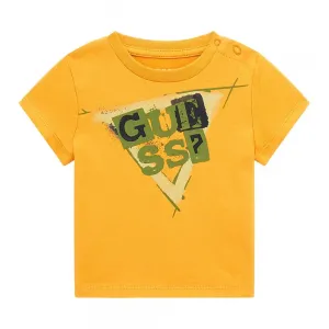 Тениска с къс ръкав в оранжево за бебе момче с надпис Guess в зелено и черно