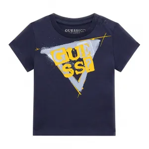 Тениска с къс ръкав в синьо за бебе момче с надпис Guess в оранжево и синьо