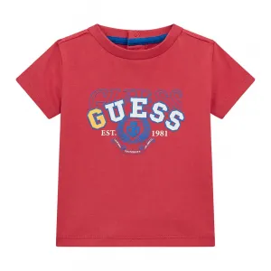 Червена тениска за бебе момче с надпис Guess в бяло, синьо и жълто