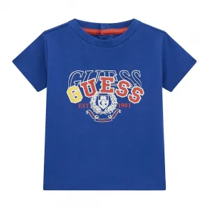 Синя тениска за бебе момче с надпис Guess в бяло, червено и жълто