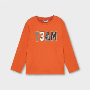 Тениска дълъг ръкав в оранжев цвят с лентикулярен надпис TEAM за мини момче Mayoral