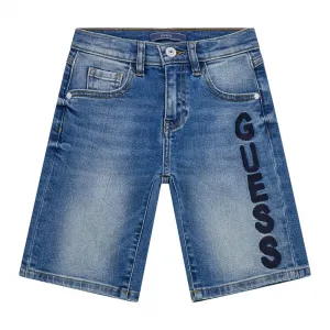 Къси деним панталони за момче с бродиран надпис Guess в тъмно синьо