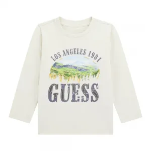 Блуза за мини момче в бял цвят с щампа пейзаж и надпис Guess