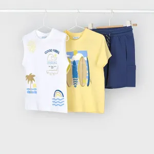 Комплект жълта тениска, бял потник с щампи и тъмносини къси панталони за мини момче Mayoral