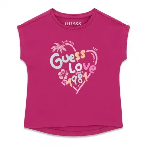 Цикламена тениска за мини момиче с цветен надпис Guess
