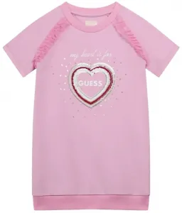 Спортна рокля в розово за мини момиче с къс ръкав и сърце с детайли Guess